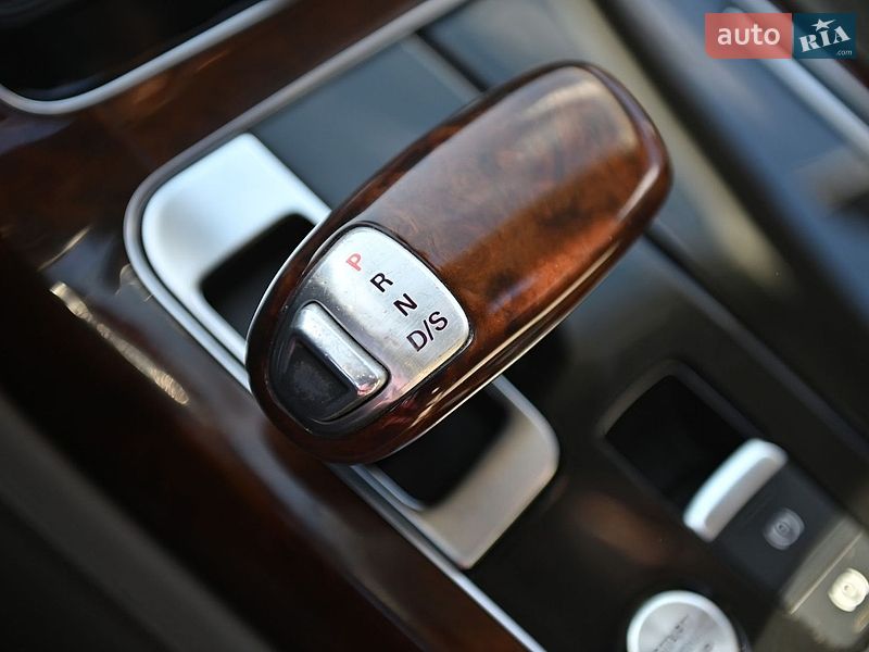 Седан Audi A8 2010 в Ровно