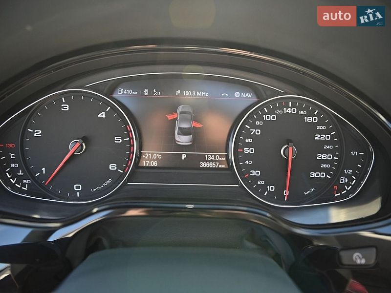 Седан Audi A8 2010 в Ровно