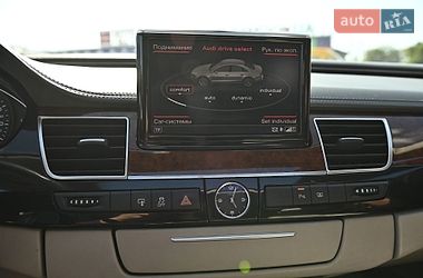 Седан Audi A8 2010 в Ровно