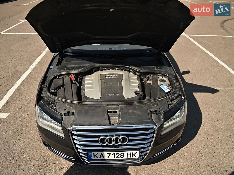 Седан Audi A8 2010 в Ровно