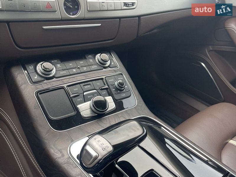 Седан Audi A8 2012 в Запорожье