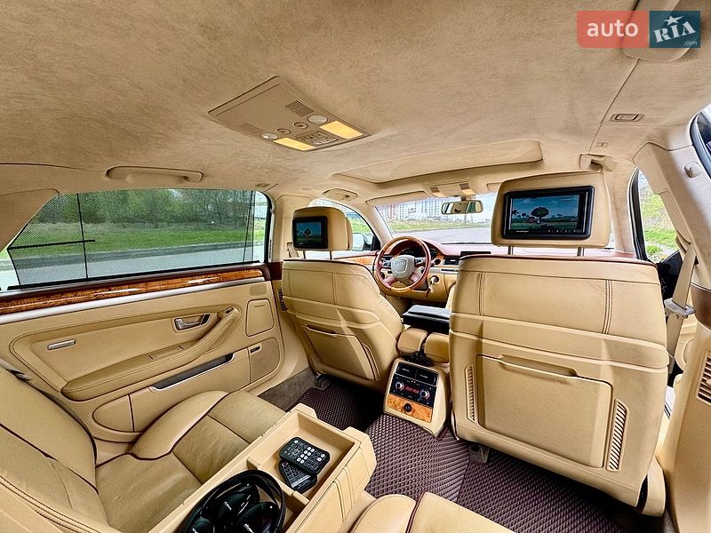 Седан Audi A8 2009 в Львове