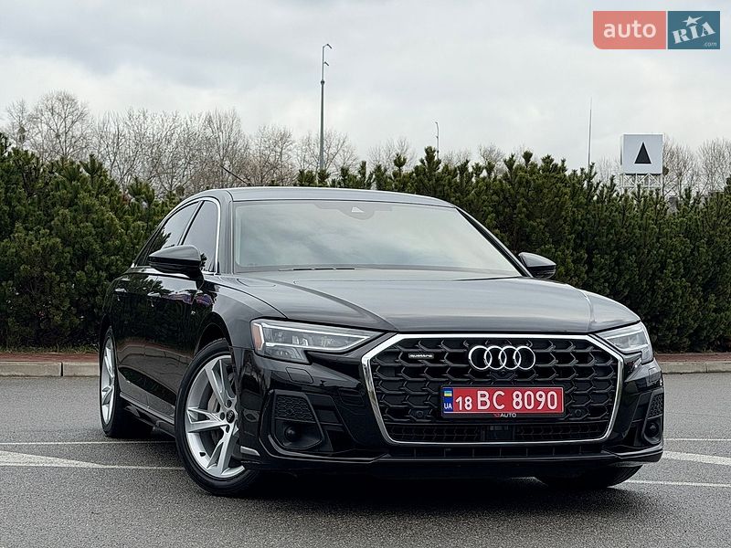 Седан Audi A8 2022 в Киеве