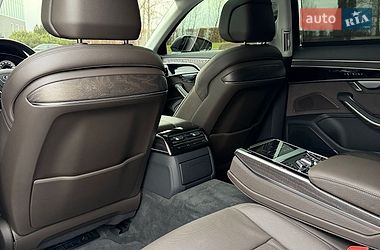 Седан Audi A8 2022 в Киеве
