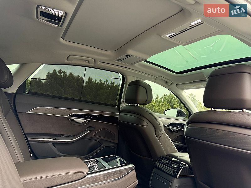 Седан Audi A8 2022 в Киеве