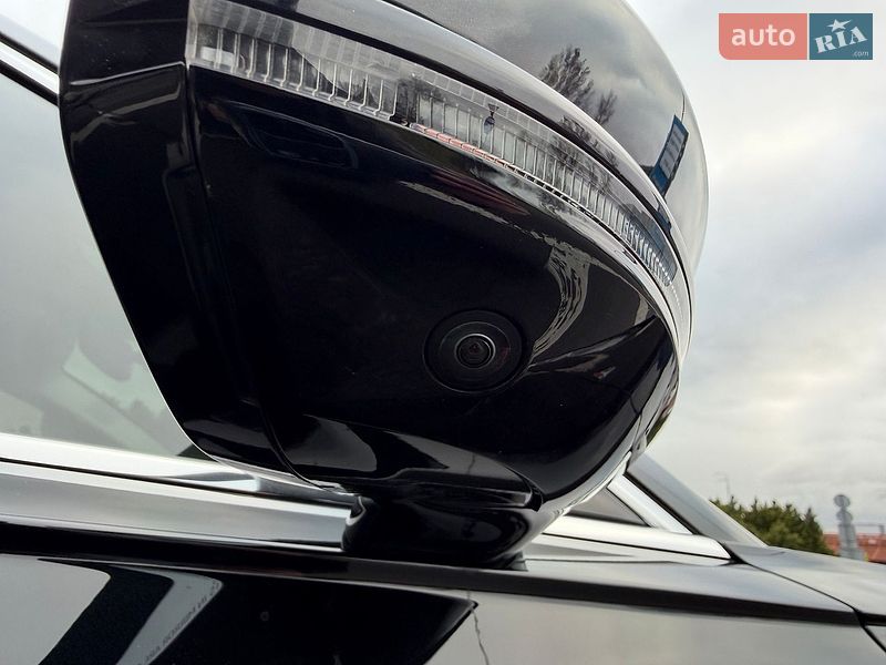 Седан Audi A8 2022 в Киеве