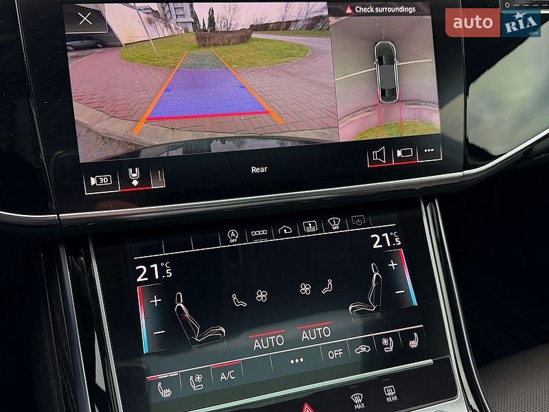 Седан Audi A8 2022 в Киеве