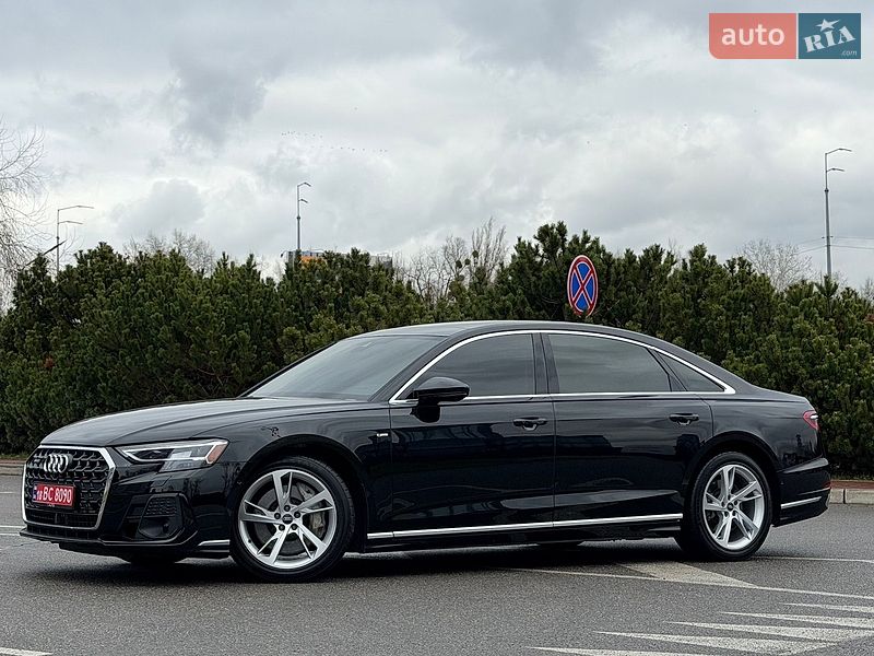 Седан Audi A8 2022 в Киеве