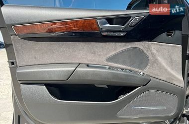Седан Audi A8 2012 в Львові