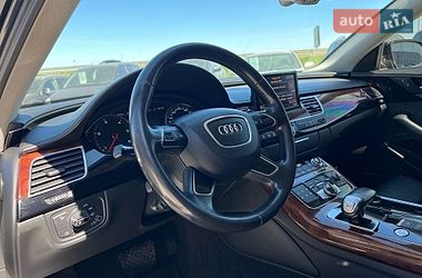 Седан Audi A8 2012 в Львові