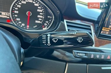 Седан Audi A8 2012 в Львові