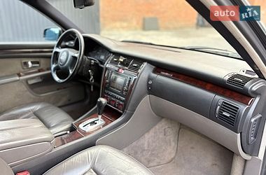 Седан Audi A8 2000 в Староконстантинове