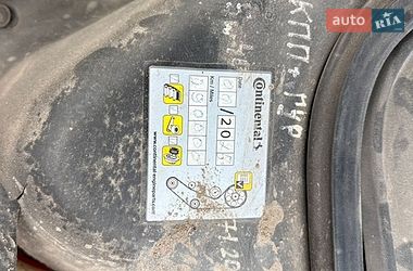 Седан Audi A8 2000 в Староконстантинове