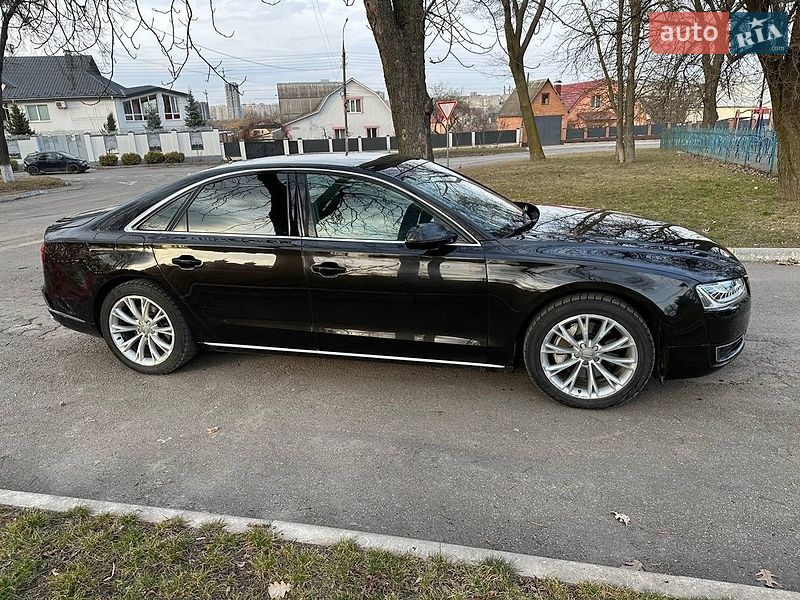 Седан Audi A8 2014 в Виннице