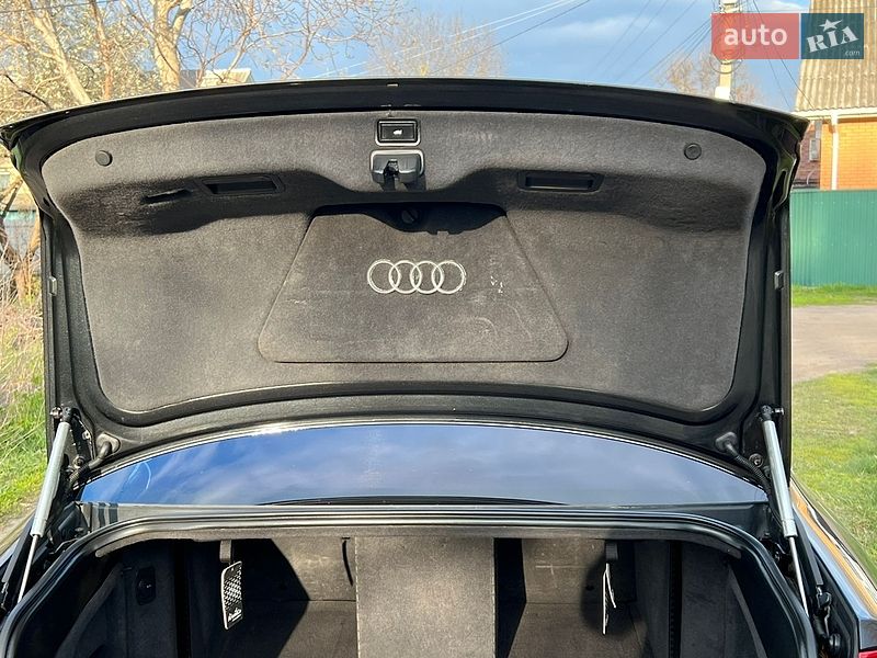 Седан Audi A8 2005 в Нежине