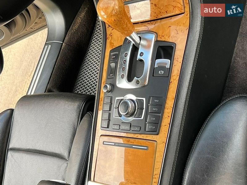 Седан Audi A8 2005 в Нежине