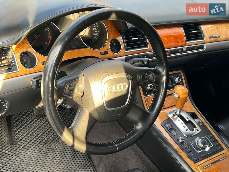 Седан Audi A8 2005 в Нежине