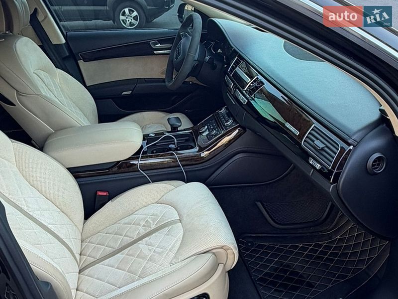 Седан Audi A8 2012 в Киеве