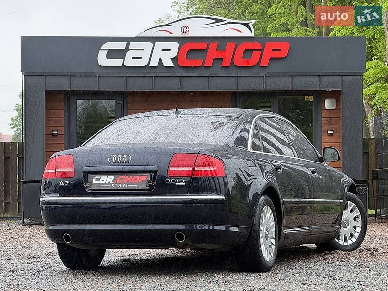 Седан Audi A8 2009 в Стрию