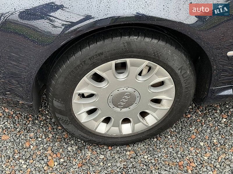 Седан Audi A8 2009 в Стрию