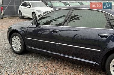 Седан Audi A8 2009 в Стрию