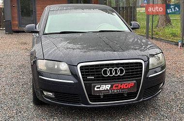 Седан Audi A8 2009 в Стрию