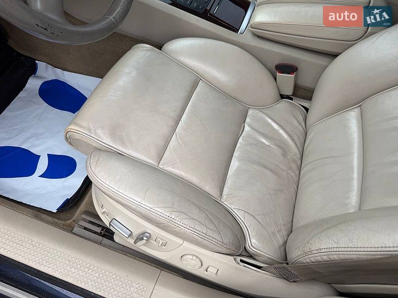 Седан Audi A8 2009 в Стрию