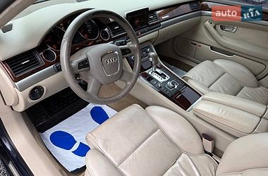 Седан Audi A8 2009 в Стрию