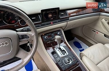 Седан Audi A8 2009 в Стрию