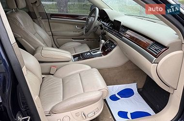 Седан Audi A8 2009 в Стрию