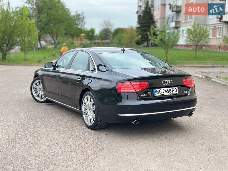 Седан Audi A8 2013 в Львове