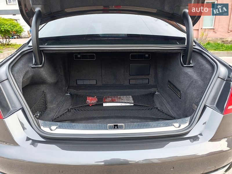 Седан Audi A8 2013 в Бердичеве