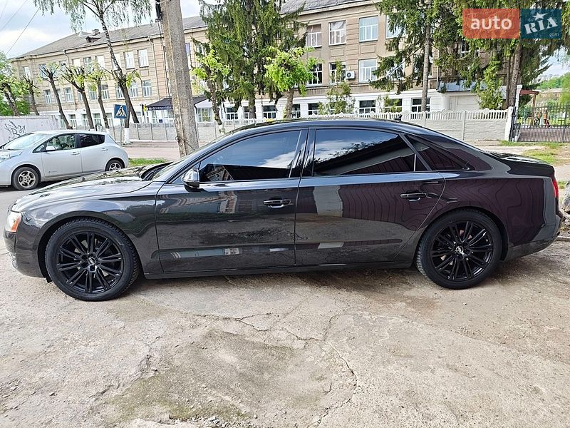 Седан Audi A8 2013 в Бердичеве