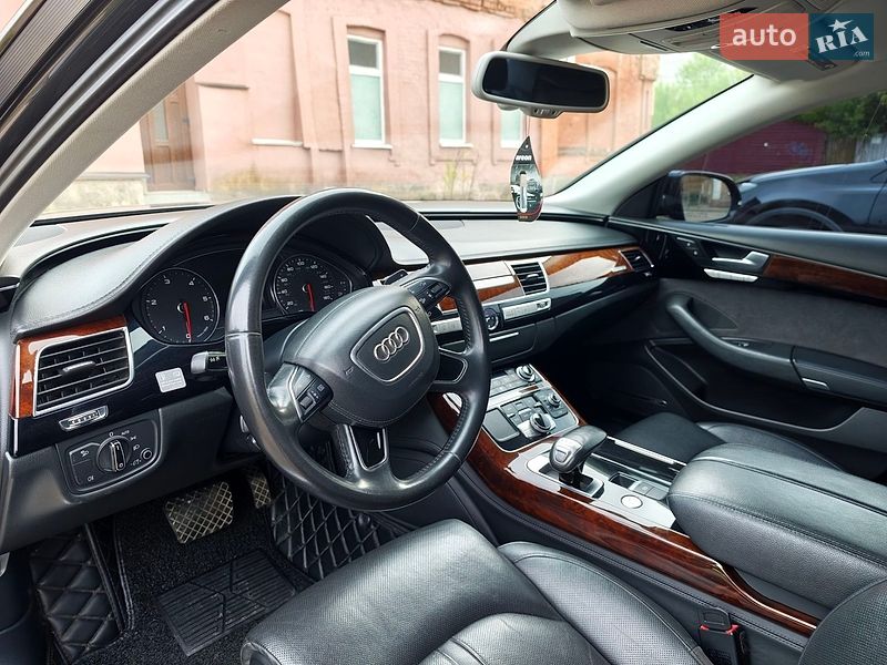Седан Audi A8 2013 в Бердичеве