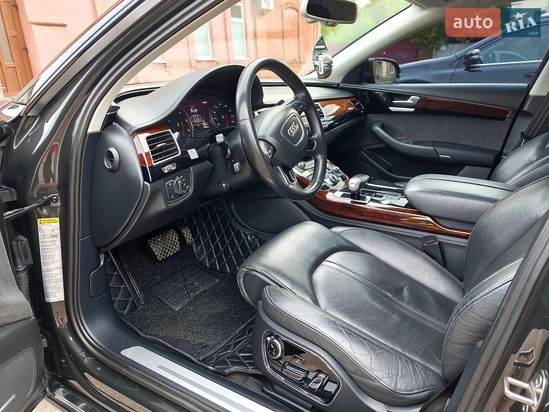 Седан Audi A8 2013 в Бердичеве