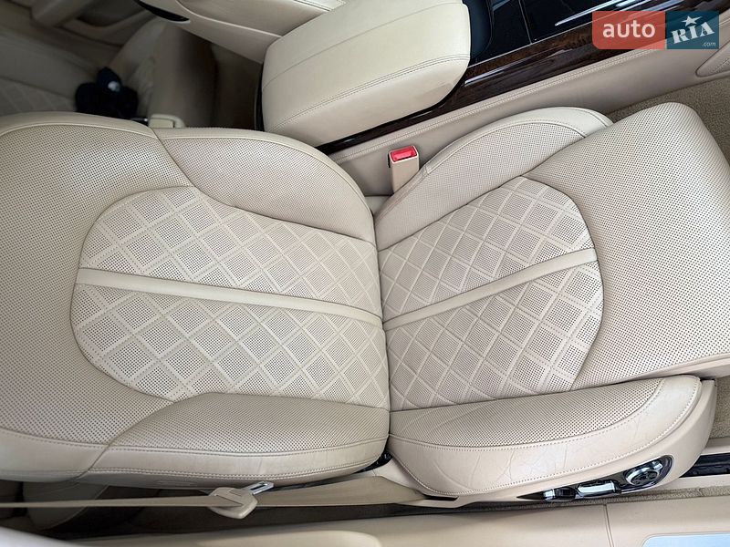 Седан Audi A8 2013 в Днепре