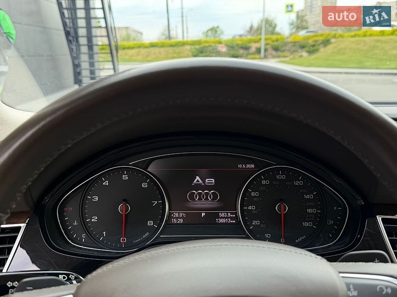 Седан Audi A8 2013 в Днепре