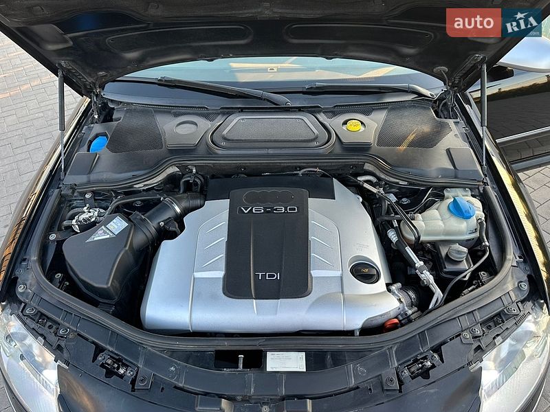 Седан Audi A8 2006 в Тячеве