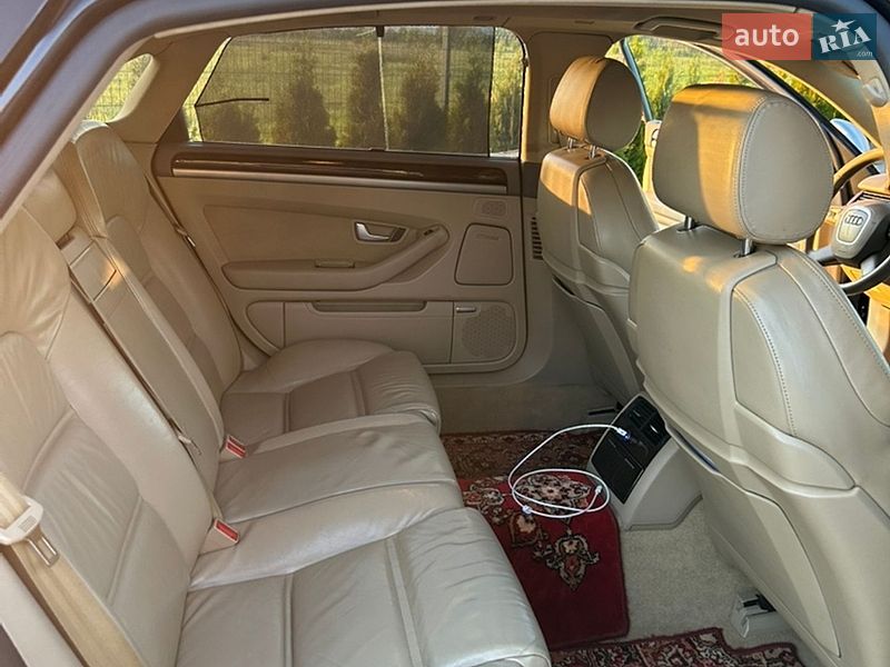 Седан Audi A8 2006 в Тячеве