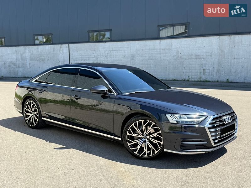 Седан Audi A8 2021 в Киеве