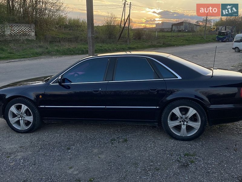Седан Audi A8 1998 в Мурованых Куриловцах