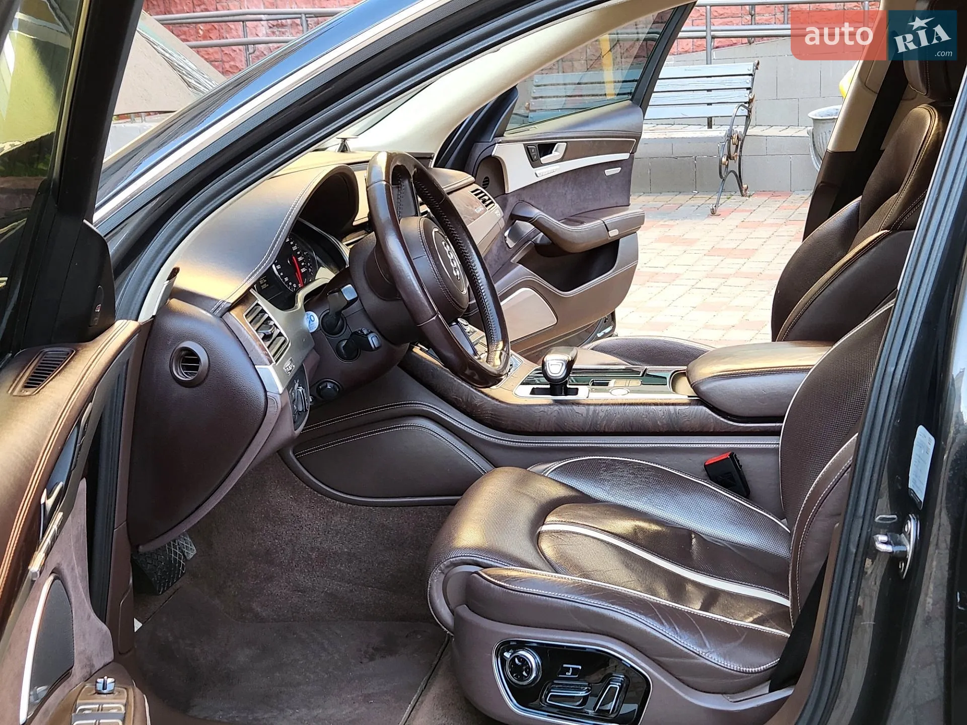 2010 Audi A8 - мініатюра 22
