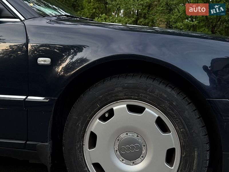 Седан Audi A8 2001 в Києві