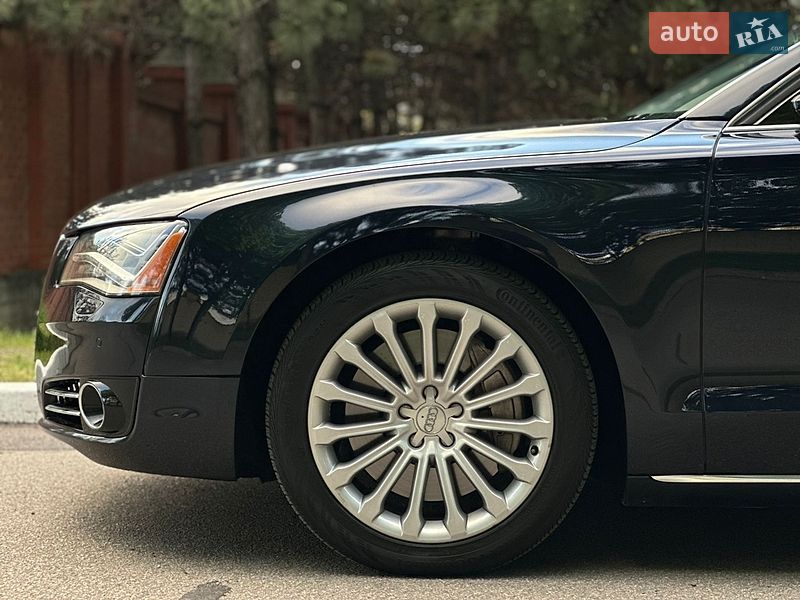 Седан Audi A8 2013 в Днепре