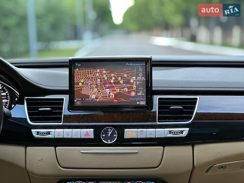 Седан Audi A8 2013 в Днепре