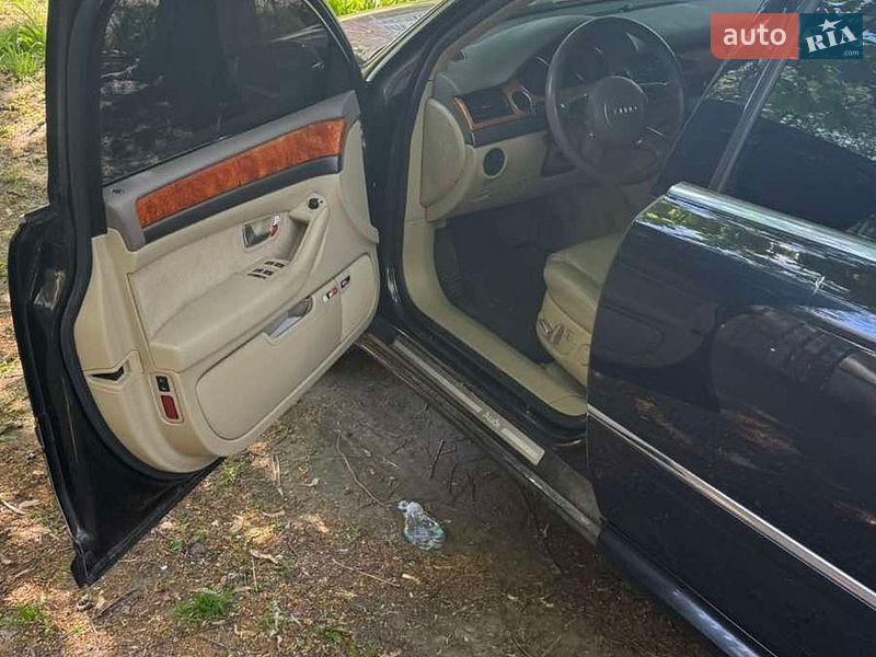 Седан Audi A8 2004 в Прилуках