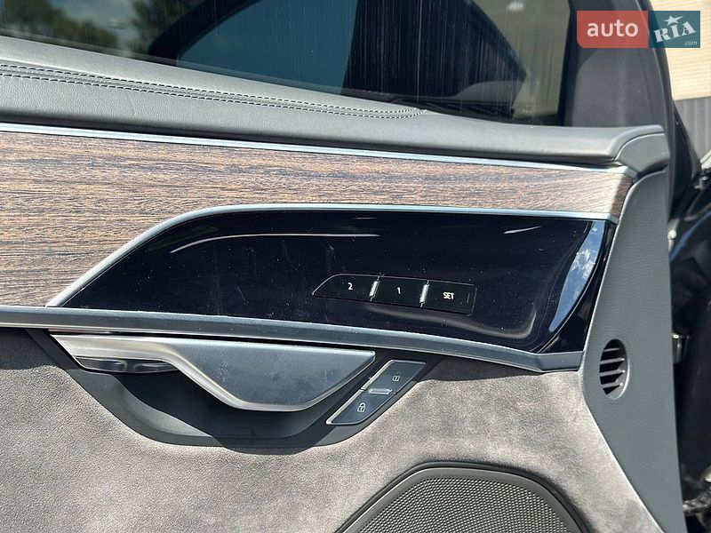 Седан Audi A8 2019 в Днепре