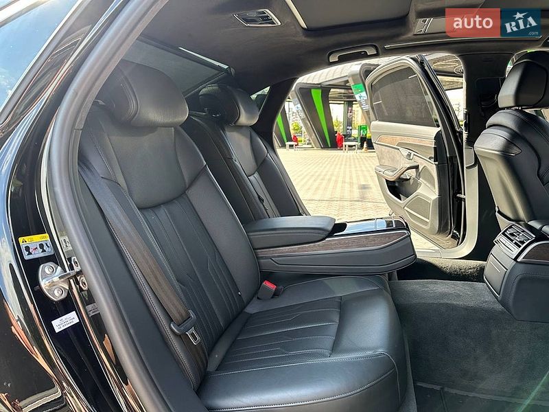 Седан Audi A8 2019 в Днепре