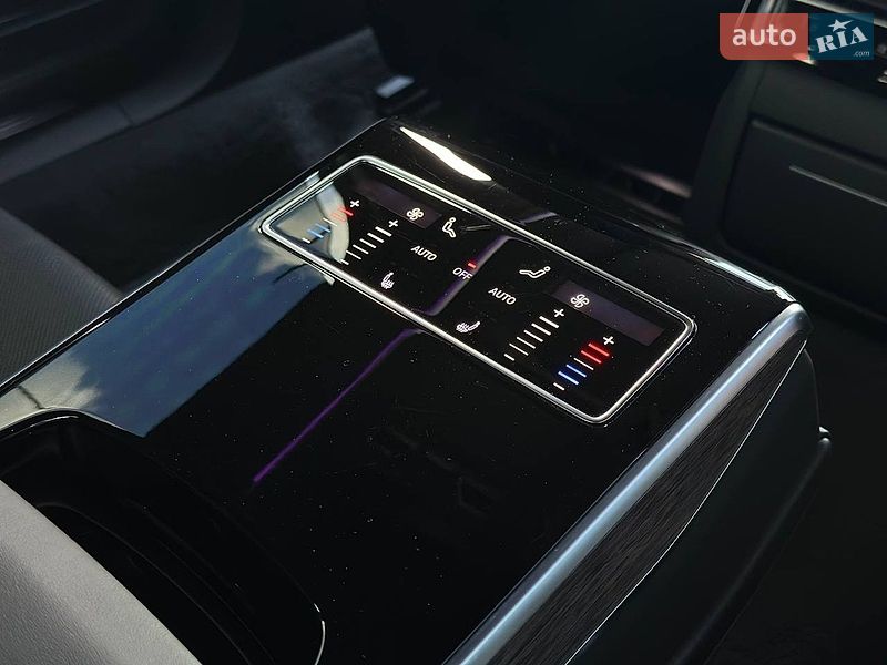 Седан Audi A8 2019 в Днепре