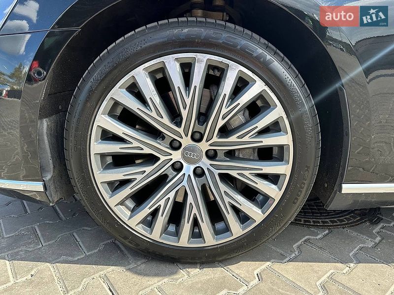 Седан Audi A8 2019 в Днепре